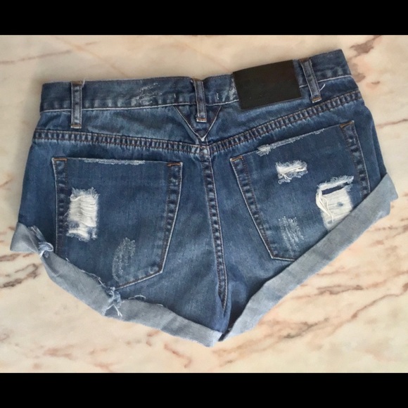 One Teaspoon Bandits Shorts - Picture 2 of 3